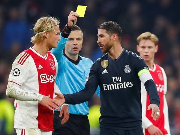 Tẩy thẻ là gì? Tại sao lại phải tẩy thẻ trong bóng đá? Tẩy thẻ là gì? Tại sao lại phải tẩy thẻ trong bóng đá?