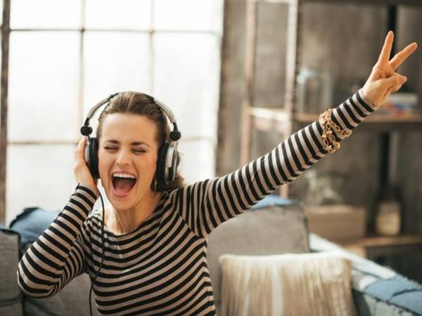 Nằm mơ thấy ca hát nên chọn lô con gì giúp bạn trúng lớn 2 Nằm mơ thấy ca hát nên chọn lô con gì giúp bạn trúng lớn 2