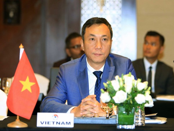 Những khó khăn và thách thức trên con đường hiện thực hóa mục tiêu Những khó khăn và thách thức trên con đường hiện thực hóa mục tiêu